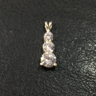 արծաթյա կանացի կուլոն - 1.1 գր - ԿՈԴ 203-566 arcatya kanaci kulon - 1.1 gr 