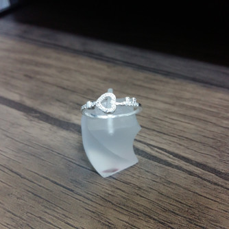 արծաթյա կանացի Մատանի - 1.2 գր - ԿՈԴ 204-261 arcatya kanaci Matani - 1.2 gr 