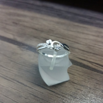 արծաթյա կանացի Մատանի - 1.3 գր - ԿՈԴ 204-285 arcatya kanaci Matani - 1.3 gr 